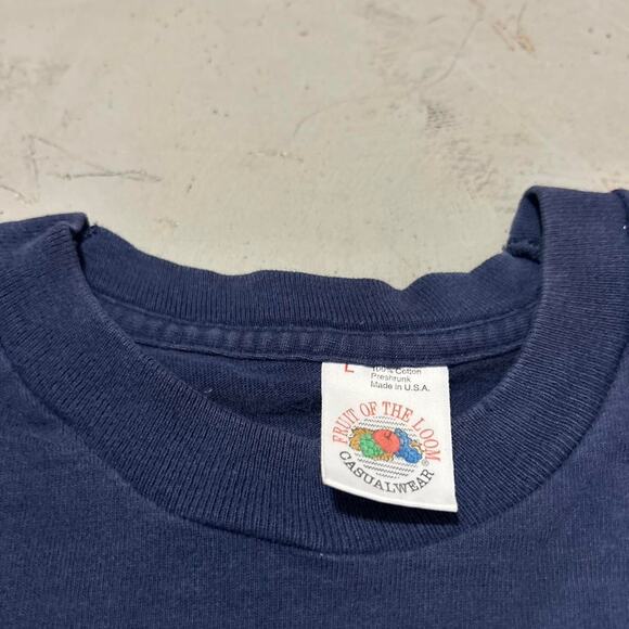 Navy blue sun faded single stitch blank tee on vintage fruit of the loom tags - Picture 3 of 4